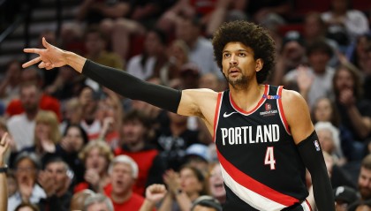 欧冠官方客户端-场均2.5断但仅出战4场！美记：塞布尔正在与开拓者协商买断合同