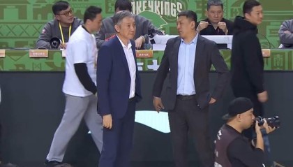 欧冠官方客户端-神仙打架！鱼腩双加时掀翻黑马，郭昊文独砍31+6+10，贺希宁28+7