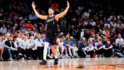 欧冠软件更新-太阳 VS 步行者前瞻！残阵步行者恐难挡布克铁蹄！