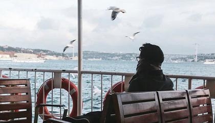 欧冠最新版-大比分领先仍被末节逆转 诡异一败加深广厦危机